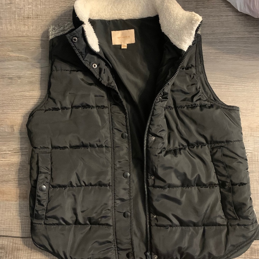 B/W Vest